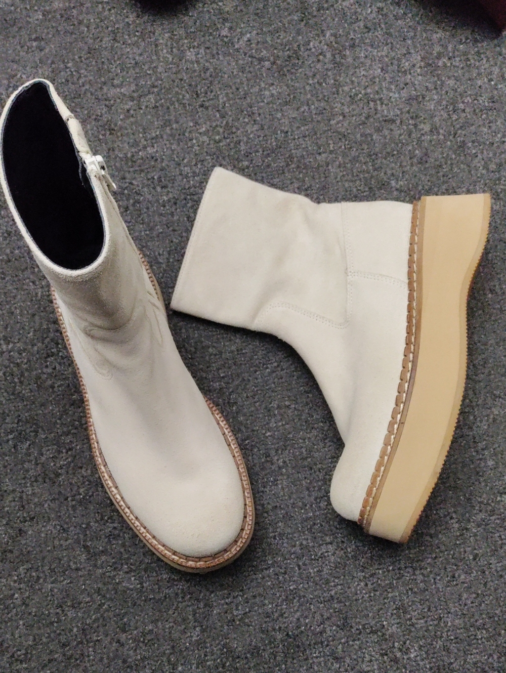Paloma Barcelo White/Cream Suede Platform Ankle Boots